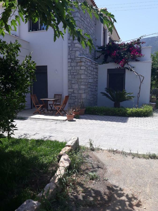 Aloe Apartment In Epidaurus Eksteriør bilde